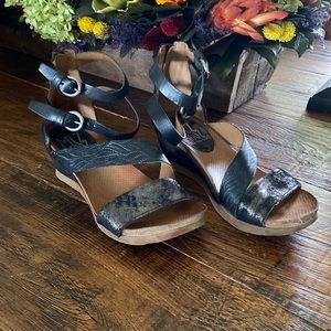 Like New Miz Mooz Millie Wedge Sandals